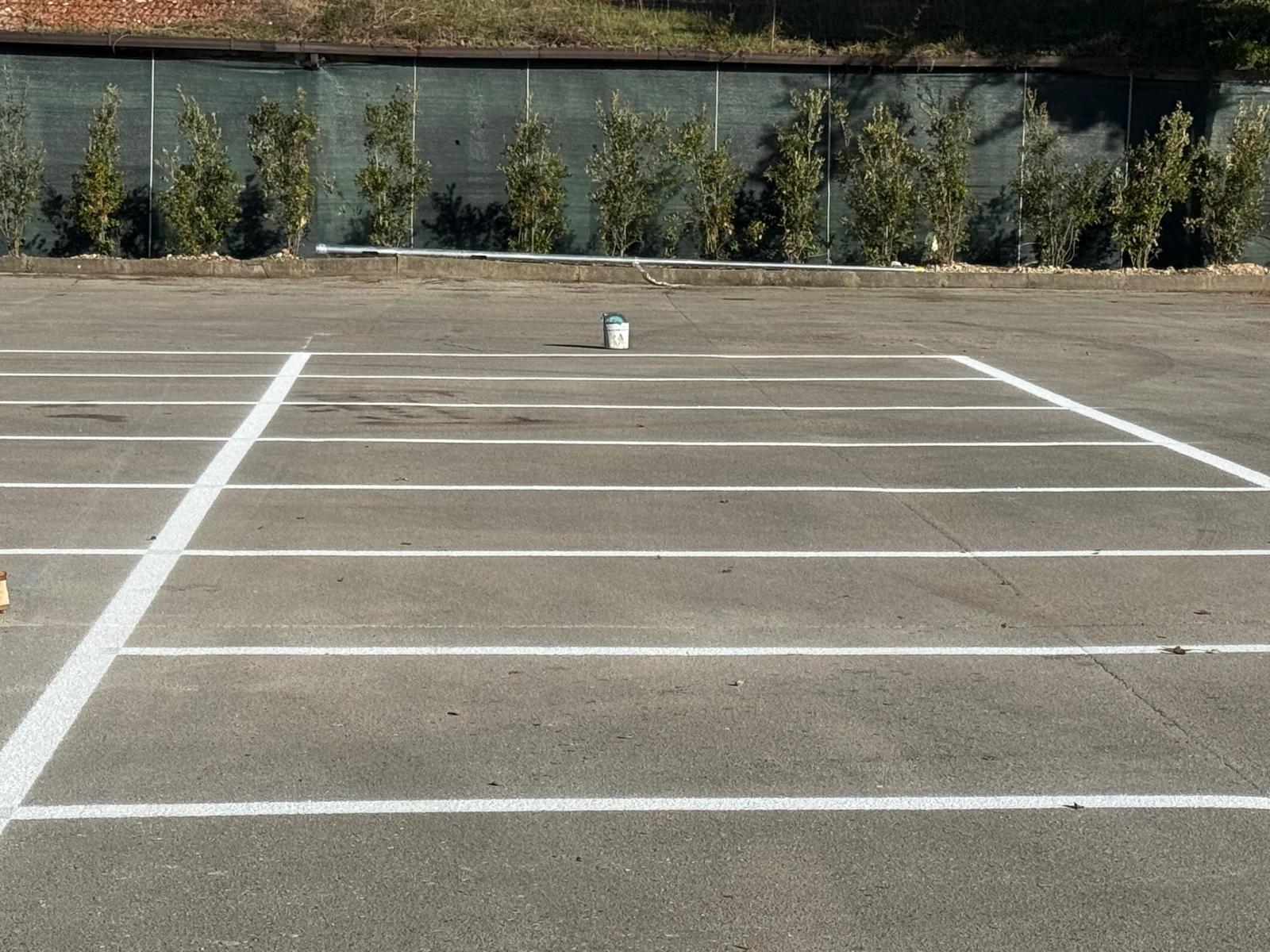 Parcheggio con segnaletica completata