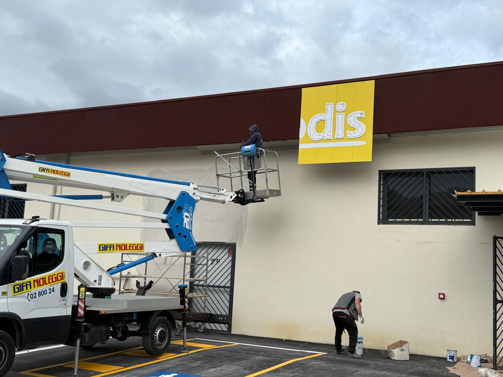Todis - installazione insegna